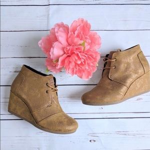 TOMS Gold metallic desert wedge bootie
